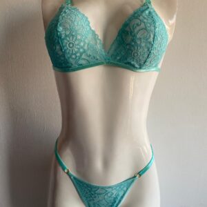 BPLB046-SET DE ENCAJE SIN COPAS Y PANTY DE ENCAJE SEMI HILO